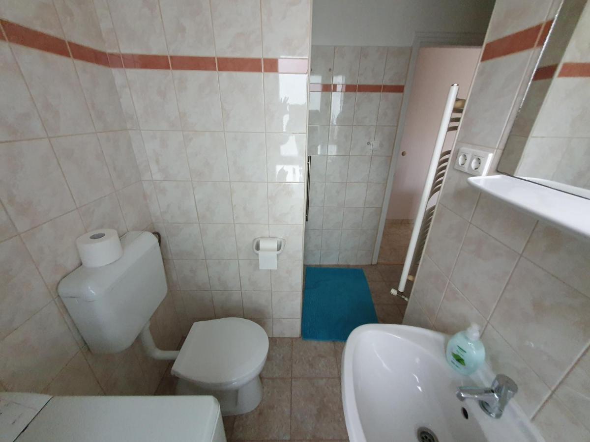 Nyil Apartman Wellnes เดเบรตเซน ภายนอก รูปภาพ