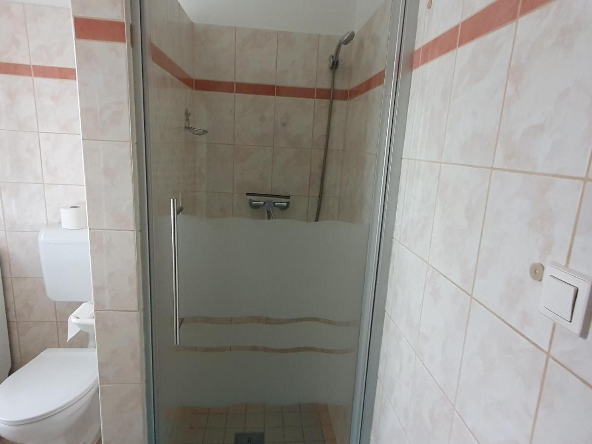 Nyil Apartman Wellnes เดเบรตเซน ภายนอก รูปภาพ